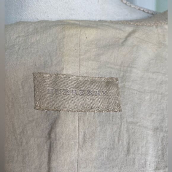 Vintage Burberry Designer Classic Cream Colored Top - Picture 10 of 15
